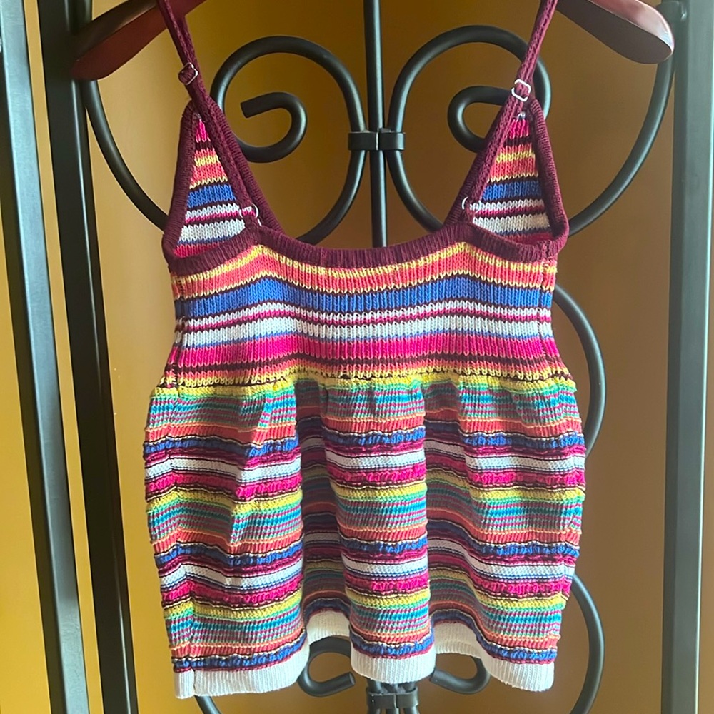 ROMEO + JULIET COUTURE Good Vibes Crotchet Top - Picture 4 of 7